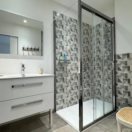 Plein Centre, Bel 4pieces De 80m2 Pour 6 Pers *